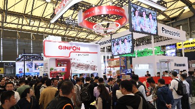CeMAT 2023 | 金峰集團攜直線(xiàn)窄帶分揀機+AMR分揀機器人精彩亮相！